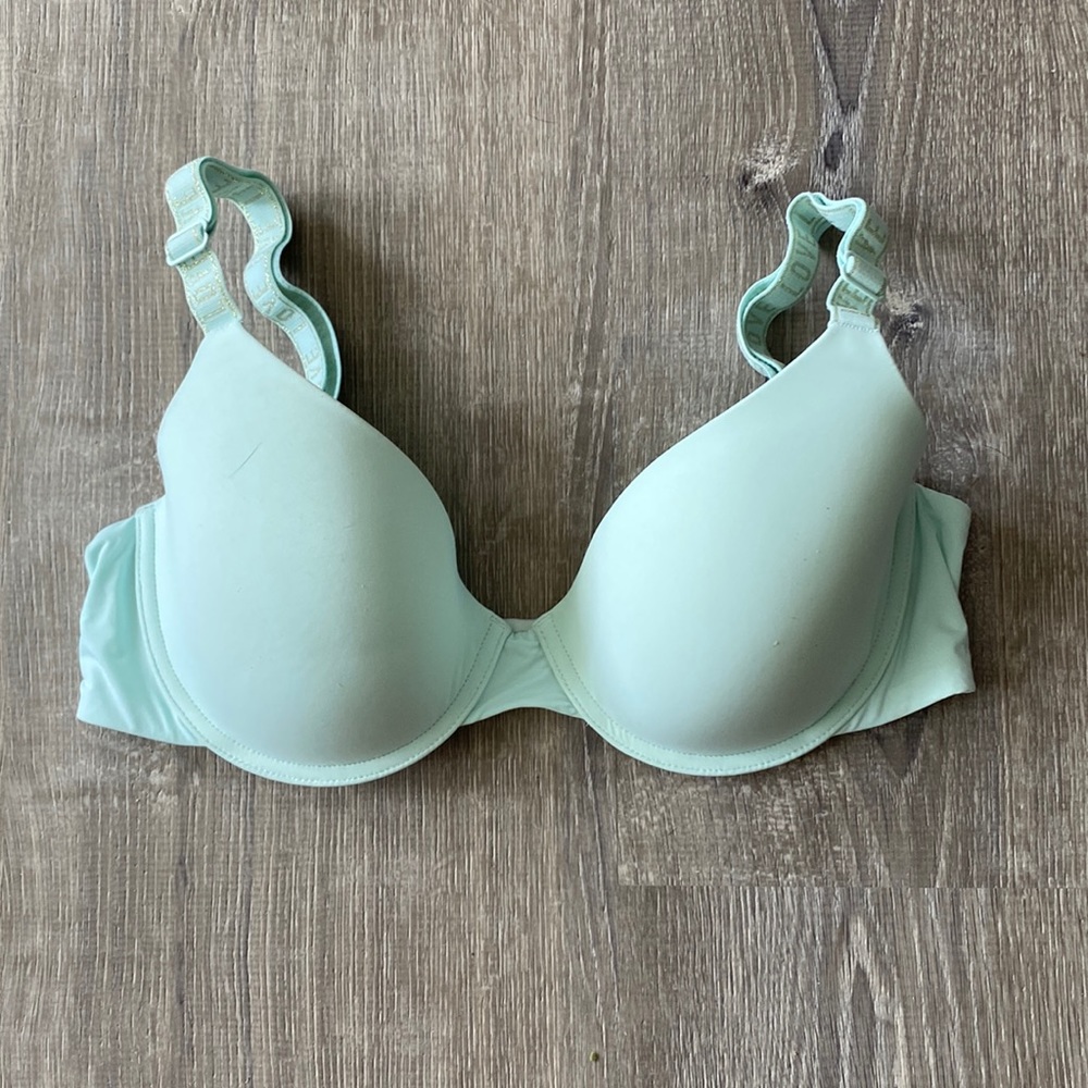 Victoria’s Secret bra 34C